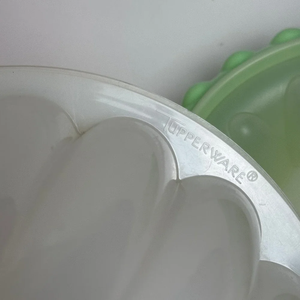 Tupperware VTG Jello Molds Set of 2 Green and White Retro Kitchen Plastic
